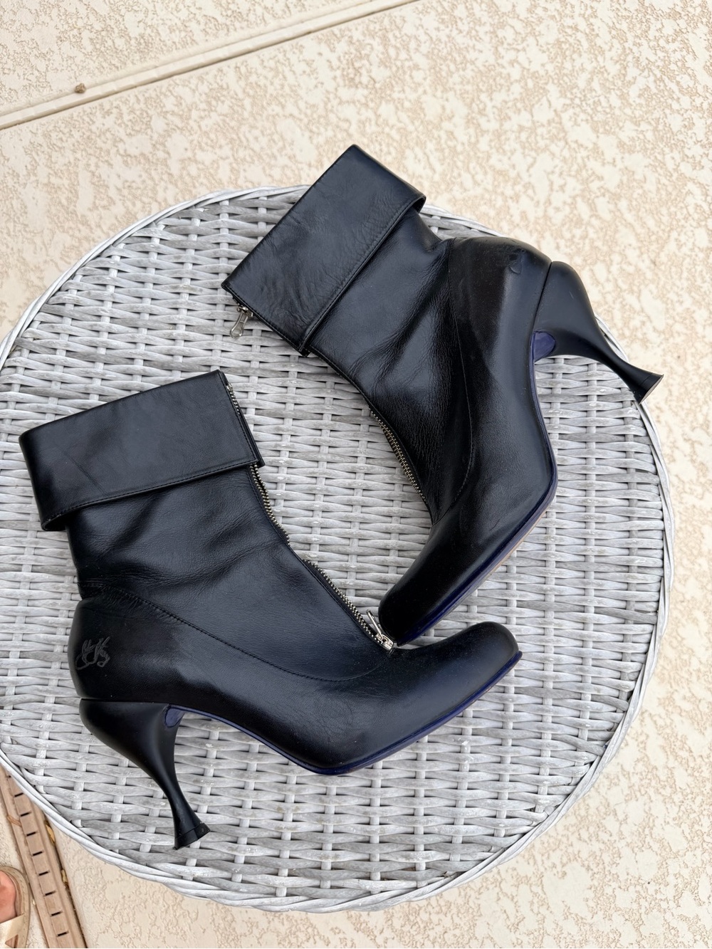 John Fluevog Black Leather Fold-Over Ankle Boots with Sculpted Heel - Picture 2 of 7